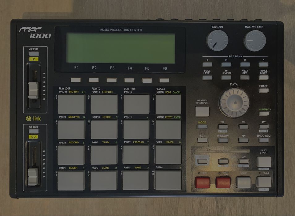 AKAI MPC1000 Sampler