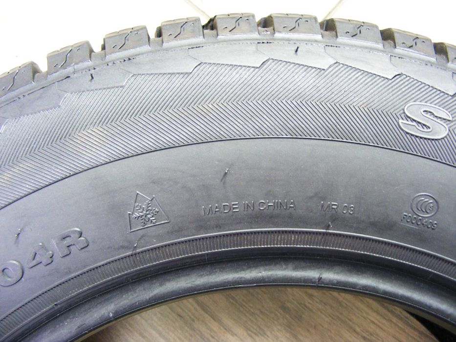 Зимова гума 205/70/15С -2 шт.Goodride SW612 .