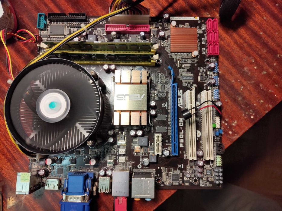 Asus P5QL-CM, Intel Core2 Quad Q9450 4 ядра 2.66Ghz 12mb Cache, 4GB