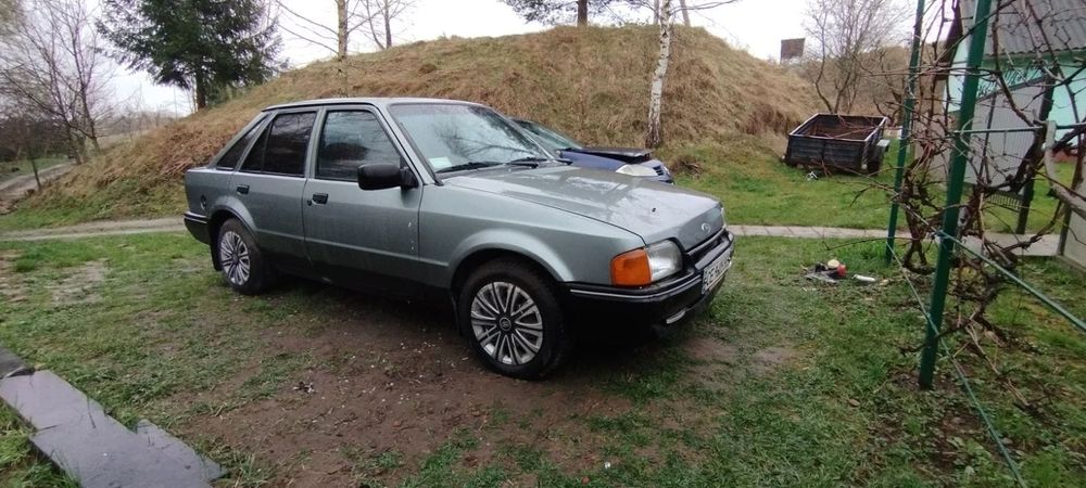 Продам FORD ESKORT 1.3