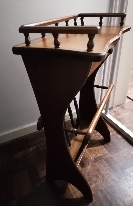 Mesa de apoio em madeira