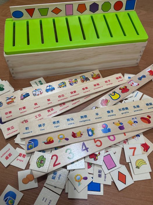 Набір Монтессорі, сортер, класифікатор знань (тварини, цифри, фрукти)