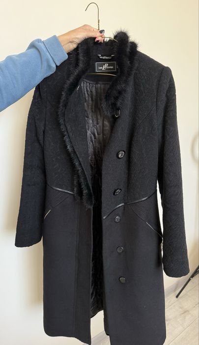 Плащ зима-осінь.