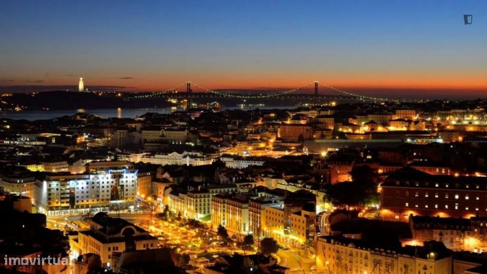 Quarto - localizado em Arroios Lisbon