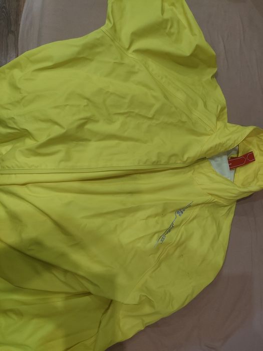 Przeciwdeszczowa kurtka i spodnie motocyklowe firmy IXS