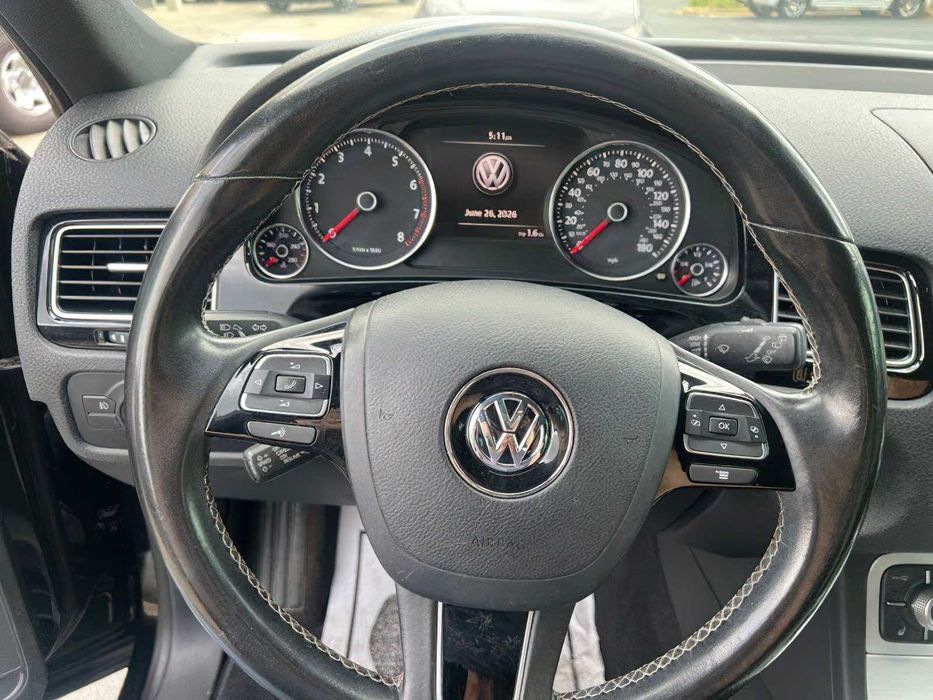Volkswagen Touareg      2017