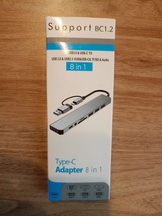 Adapter USB-C HUB 8 w 1 – USB 3.0 / USB 2.0 / SD / microSD / Audio – n
