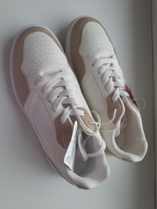 Кросівки весняні,   нові, 38 розмір