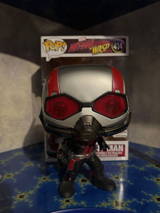 Funko Pop Limited edition GIANT ANT-MAN