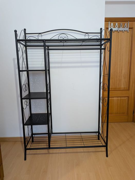 Móvel preto ótimo estado