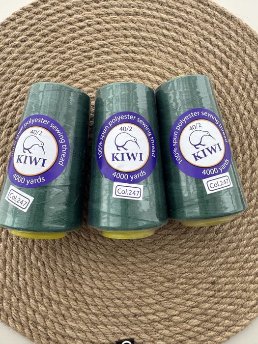 Нитки зеленого кольору