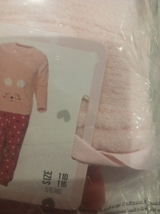 Piżamka misiu 110/116 a skarpetki gratis
