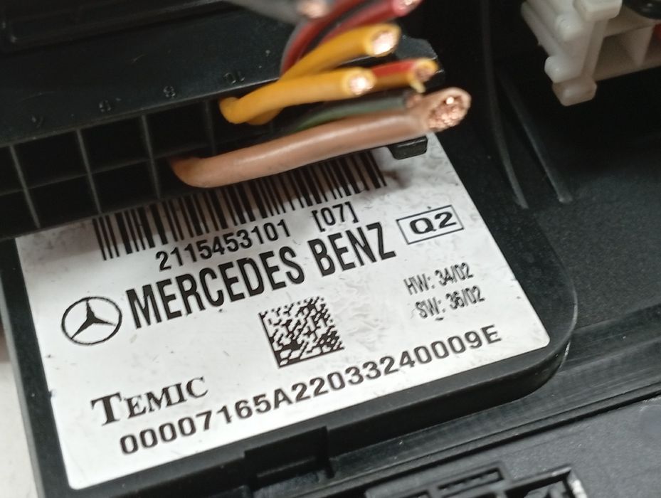 Caixa de fusíveis e relés - MERCEDES-BENZ E-CLASS T-Model (S211) | 03 - 09