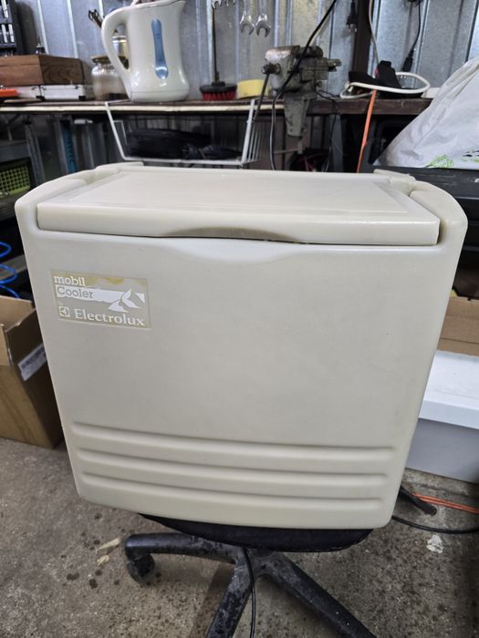 Lodówka turystyczna, lodówka na 12v i 230v 21 litrów. Electrolux