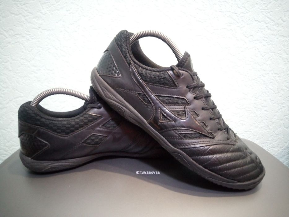 Сороконожки футзалки  Mizuno