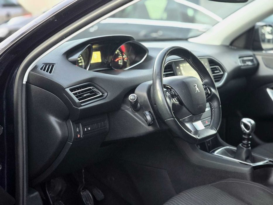 PEUGEOT 308 1.6HDI 115CV "LOOK GTI"  NACIONAL