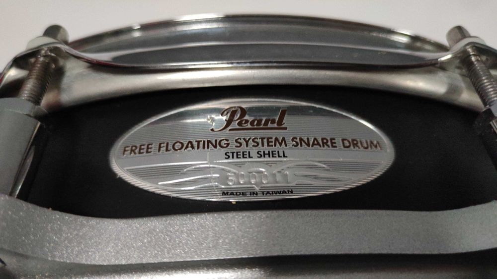Pearl 14"x3,5" Free Floating Steel shell black - werbel