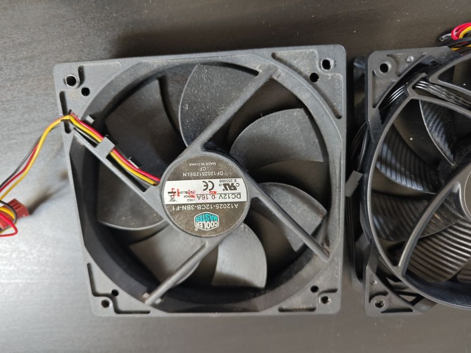 Ventoinhas CoolerMaster e BeQuiet