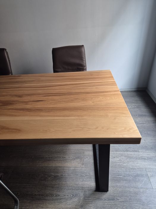 Стіл переговірний