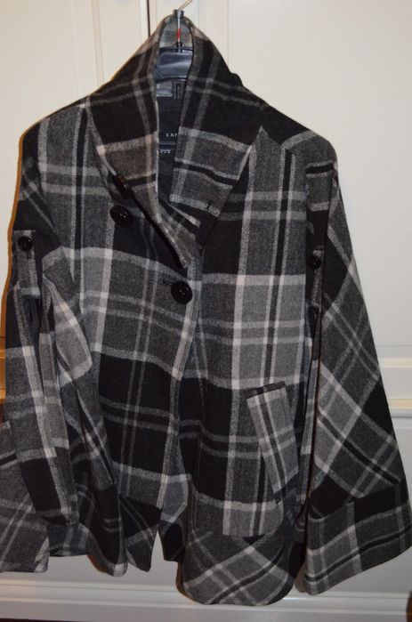 Capa Zara (Cinza/Preto)