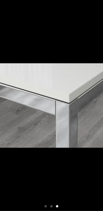 Mesa Sala Refeições para 6/8pessoas.
Pés em aço e tampo de vidro tempe