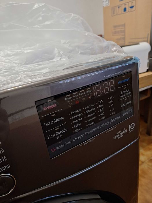 Máquina de Lavar Roupa LG AI DD™ 20kgs