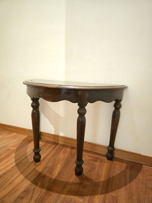 Mesa de Apoio Meia-Lua em Madeira Maciça e Vidro (Baixa)