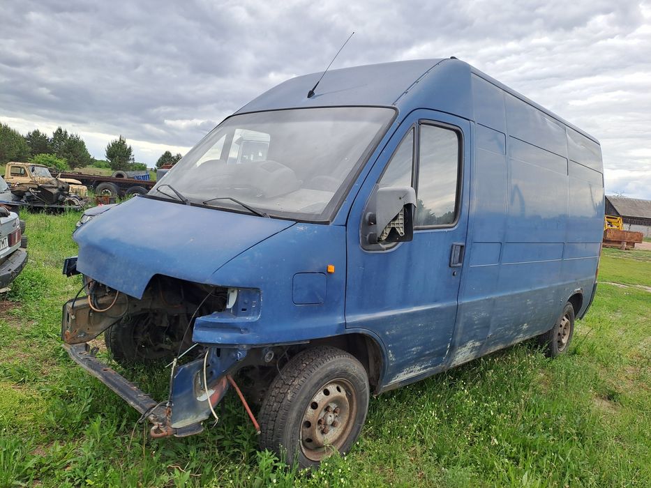 Продам бус під ремонт