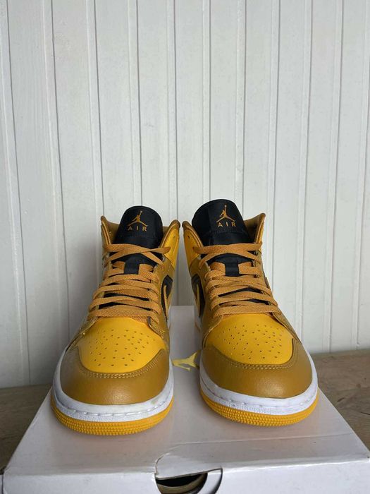 Buty Jordan 1 Mid Taxi org skórzane 40