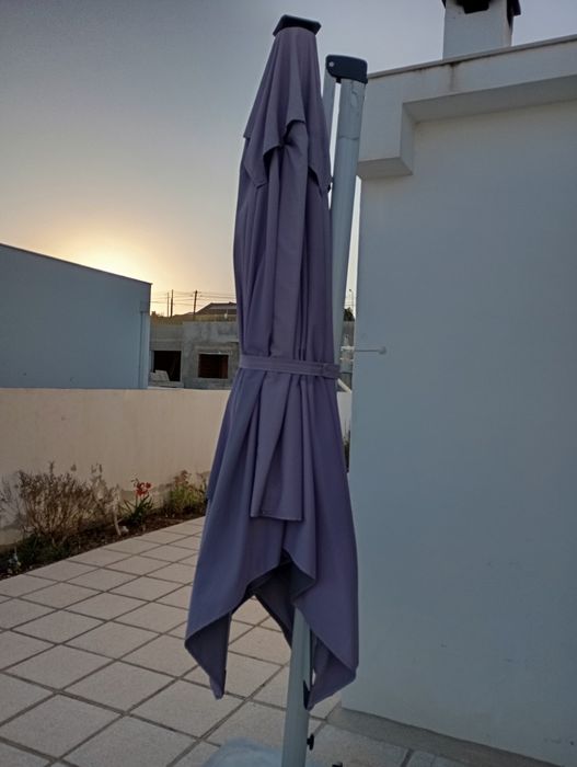 Chapéu de sol com iluminação