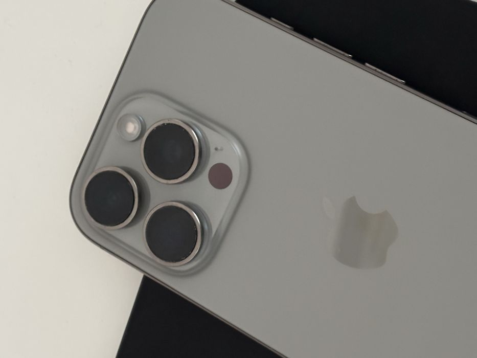 Iphone 16 pro + dinheiro = 17 pro 256GB