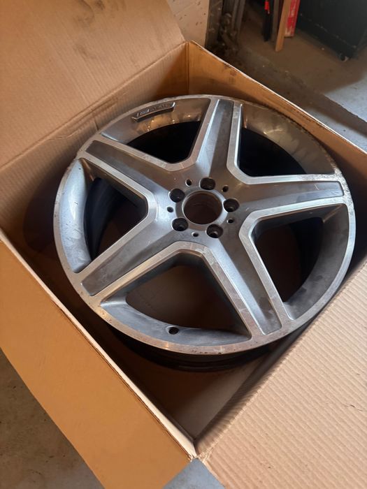 Pojedyncza alufelga OEM Mercedes AMG 20, ET 57