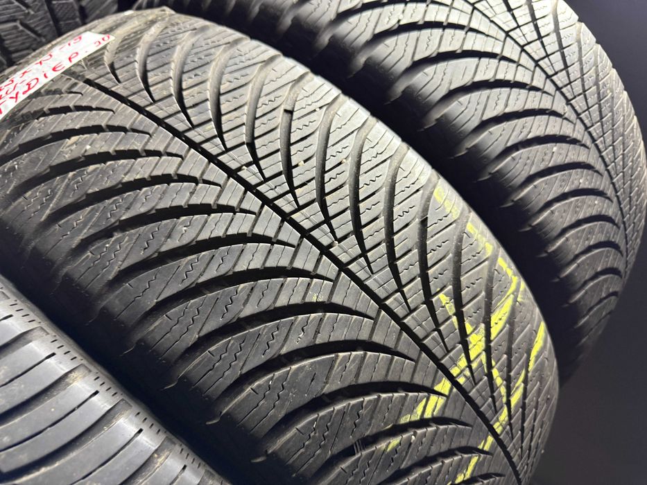 225-45 R19 96W Goodyear Vector 4 Seasons 2шт