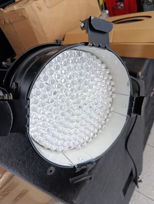 Projetor(es) RGB Led Par64