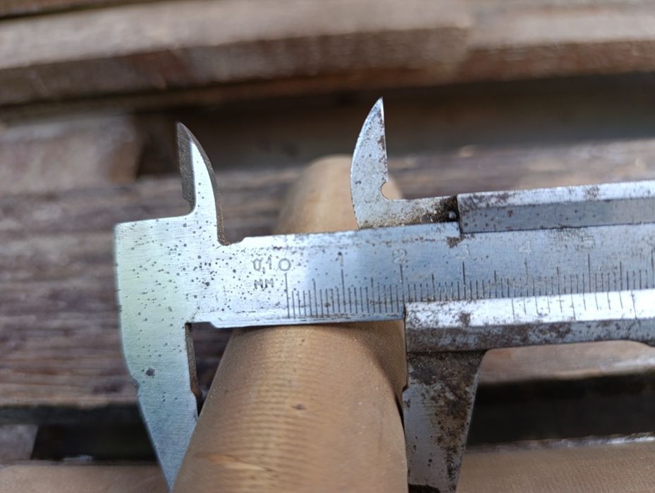 Валик резиновый металлический