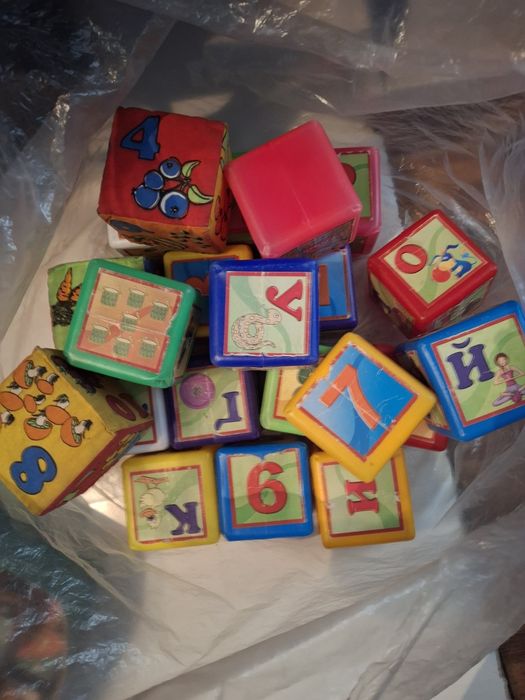 Іграшки розвиваючі різні