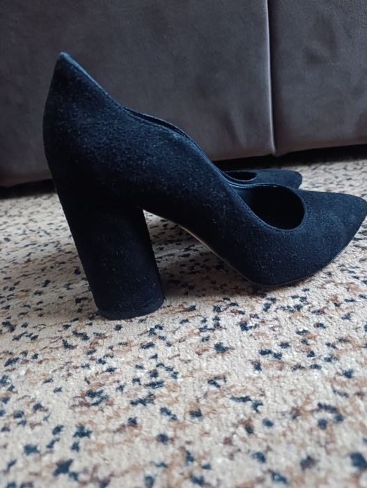 Натуральні замшеві туфлі