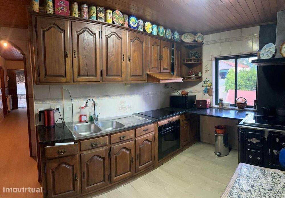 Quinta rural T4 em Valadares de 40000 m2