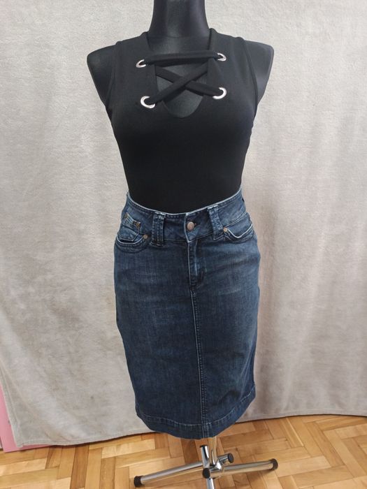 Czarne  body na grube ramiączka atmoshere 34