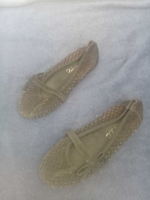 Calçado de vários gêneros