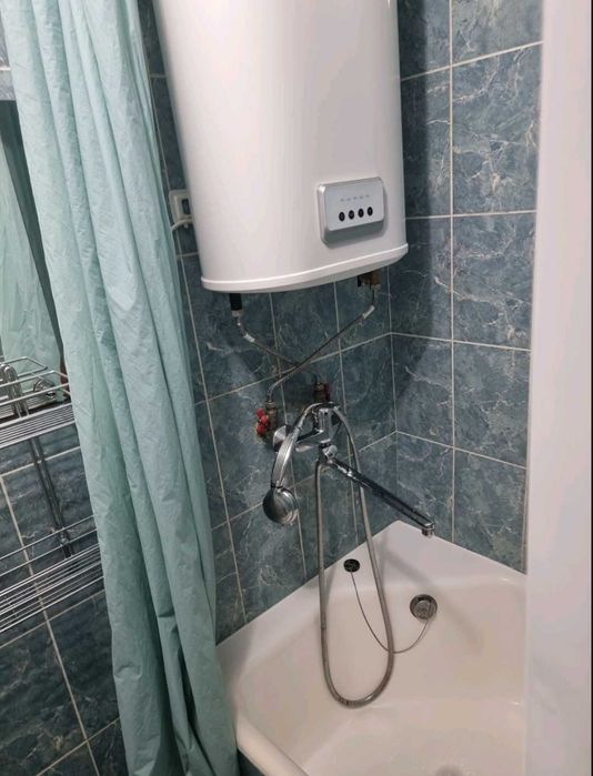 Продаю компактну сучасну квартиру біля метро! Ідеально в оренду!