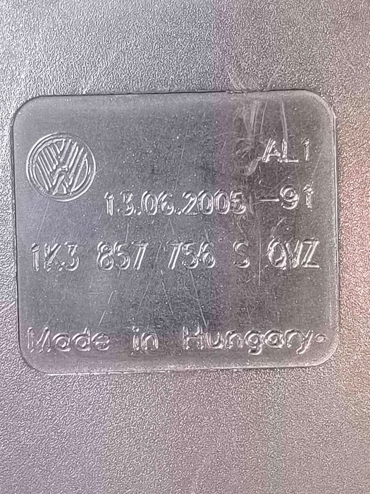 Encaixe de Cinto Frente Direito VW GOLF VI