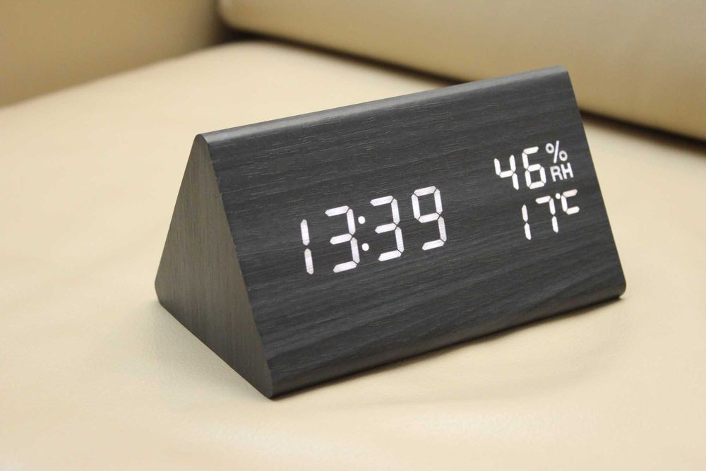 Genialny budzik termometr higrometr zegar znikający na klaśnięcie