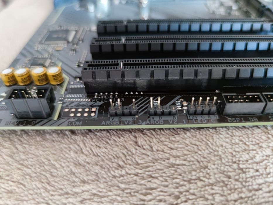 Rezerwacja do 22.08 Płyta główna Gigabyte B850 Gaming WIFI 6 jak nowa
