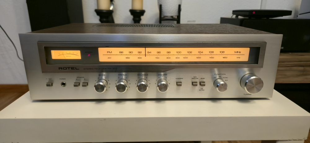 Rotel RX 303 amplituner/radio
