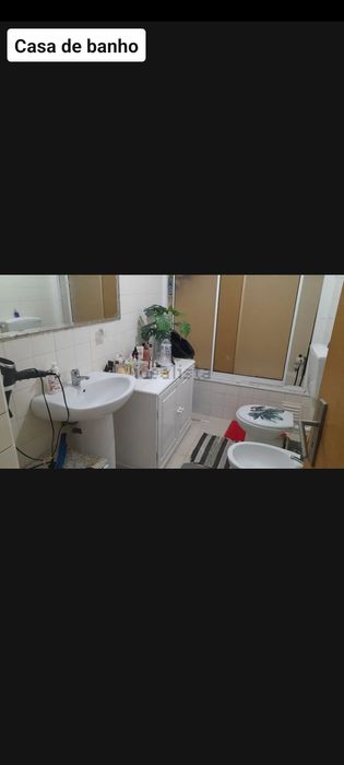 Quarto compartilhado  disponível 285€