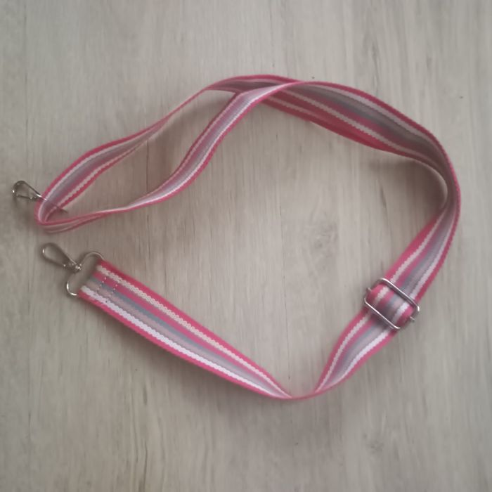 Pasek tekstylny fuksja z karabinczykami