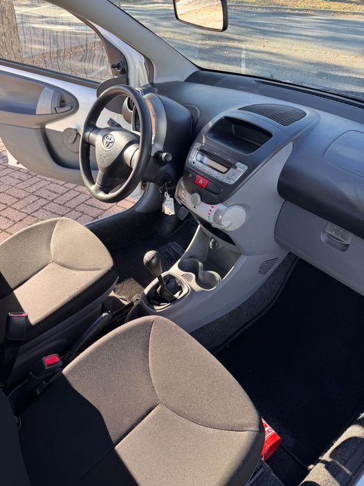 TOYOTA AYGO - 2011 - Gasolina