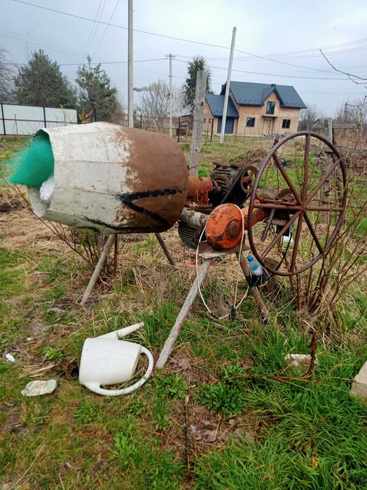 Продаю бетономішалку