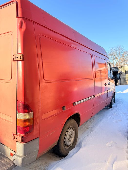 Спецализованый винтажный фургон малотонажный-в